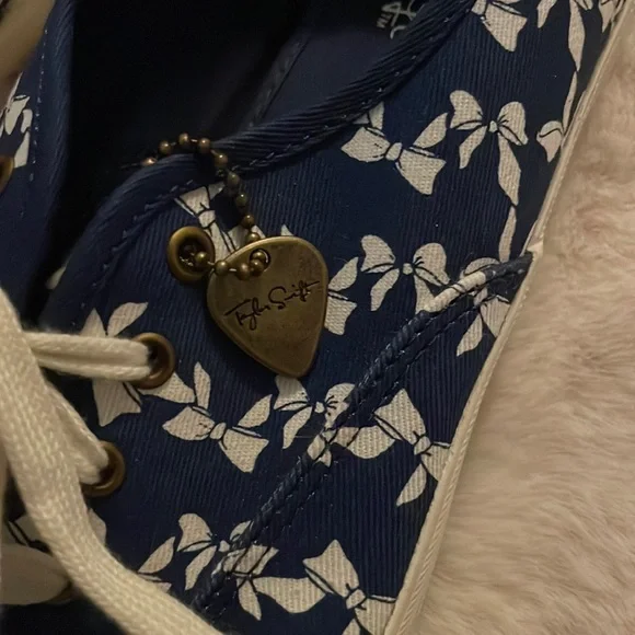 Keds Taylor Swift Navy Blue Floral Canvas Sneakers 9.5 new! - Picture 2 of 7